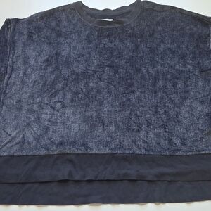 Secret Treasures Heathered Navy Crewneck Top